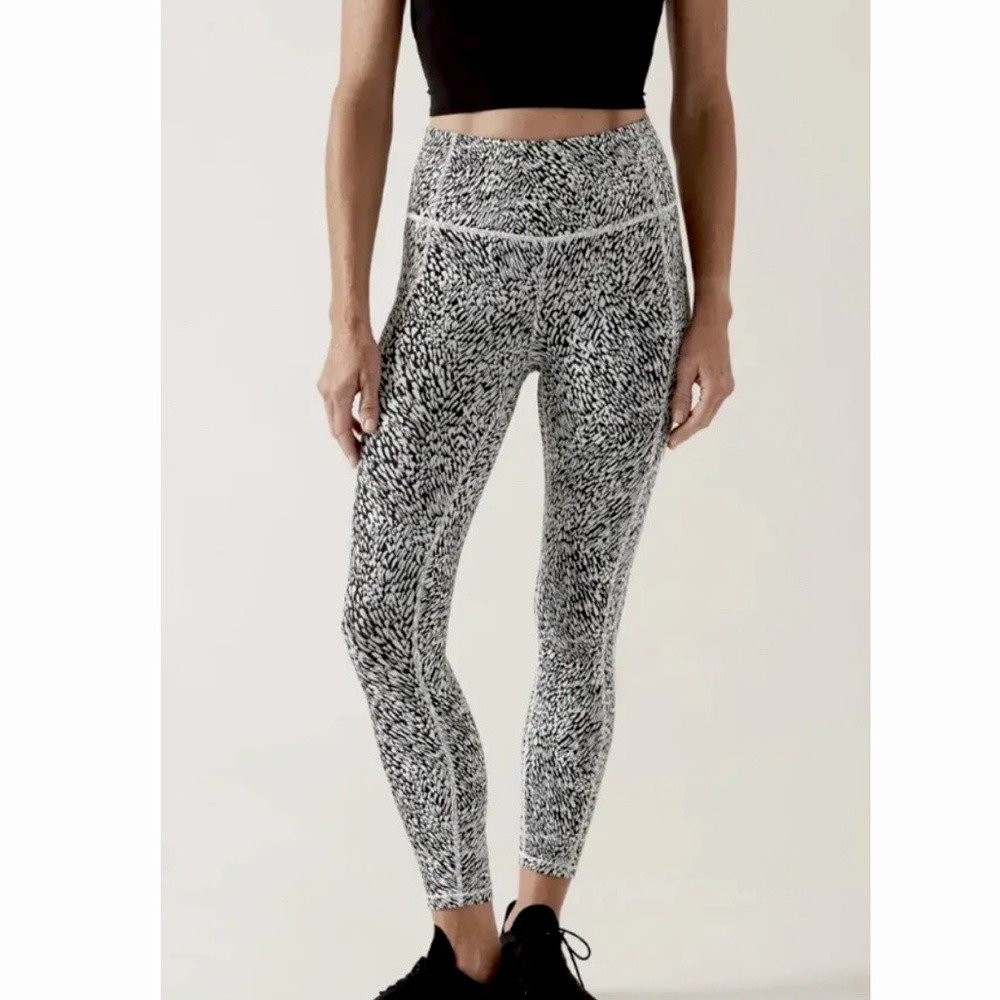 ATHLETA ULTIMATE STASH POCKET TEXTURED 7/8 TIGHTS xs